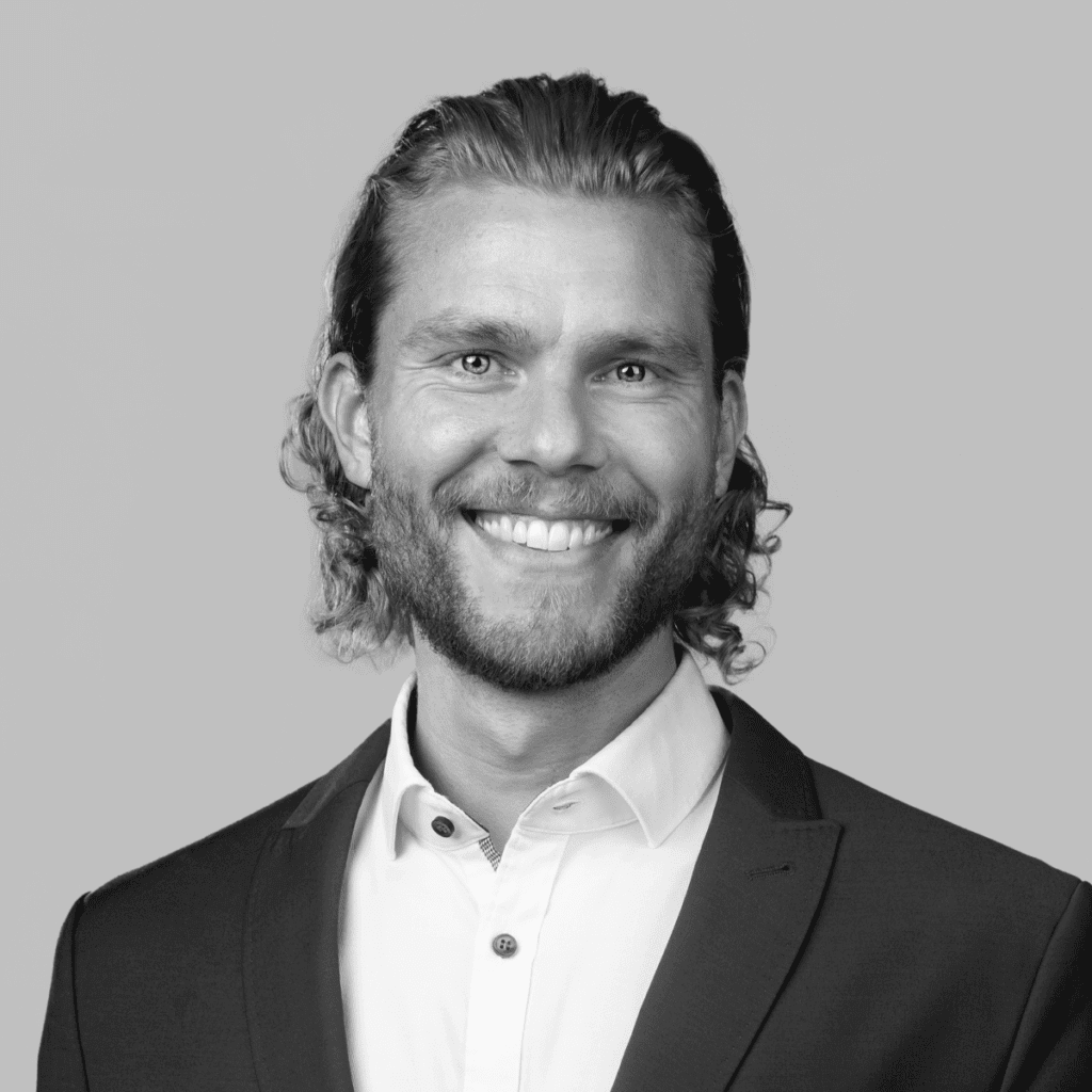 Headshot of Dr Alexander Schmidt