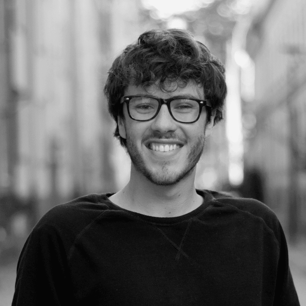 Headshot of Evan Farbstein